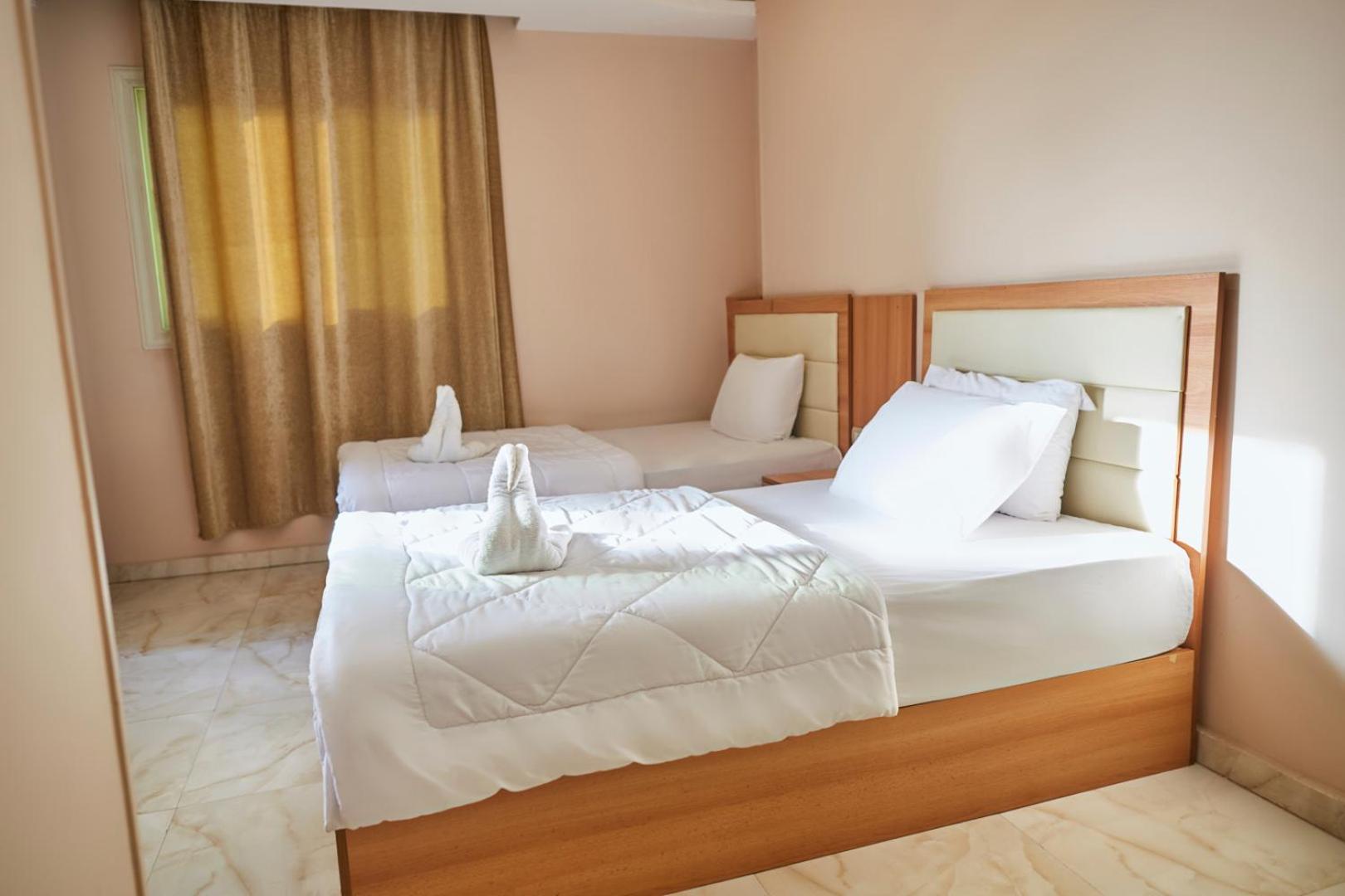 Grand Pyramid View Hotel Kafrat al Jabal Luaran gambar
