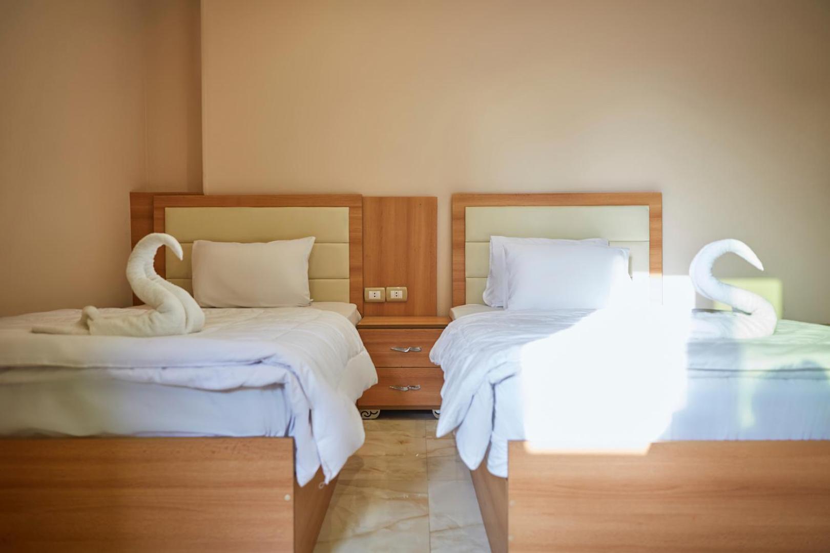 Grand Pyramid View Hotel Kafrat al Jabal Luaran gambar