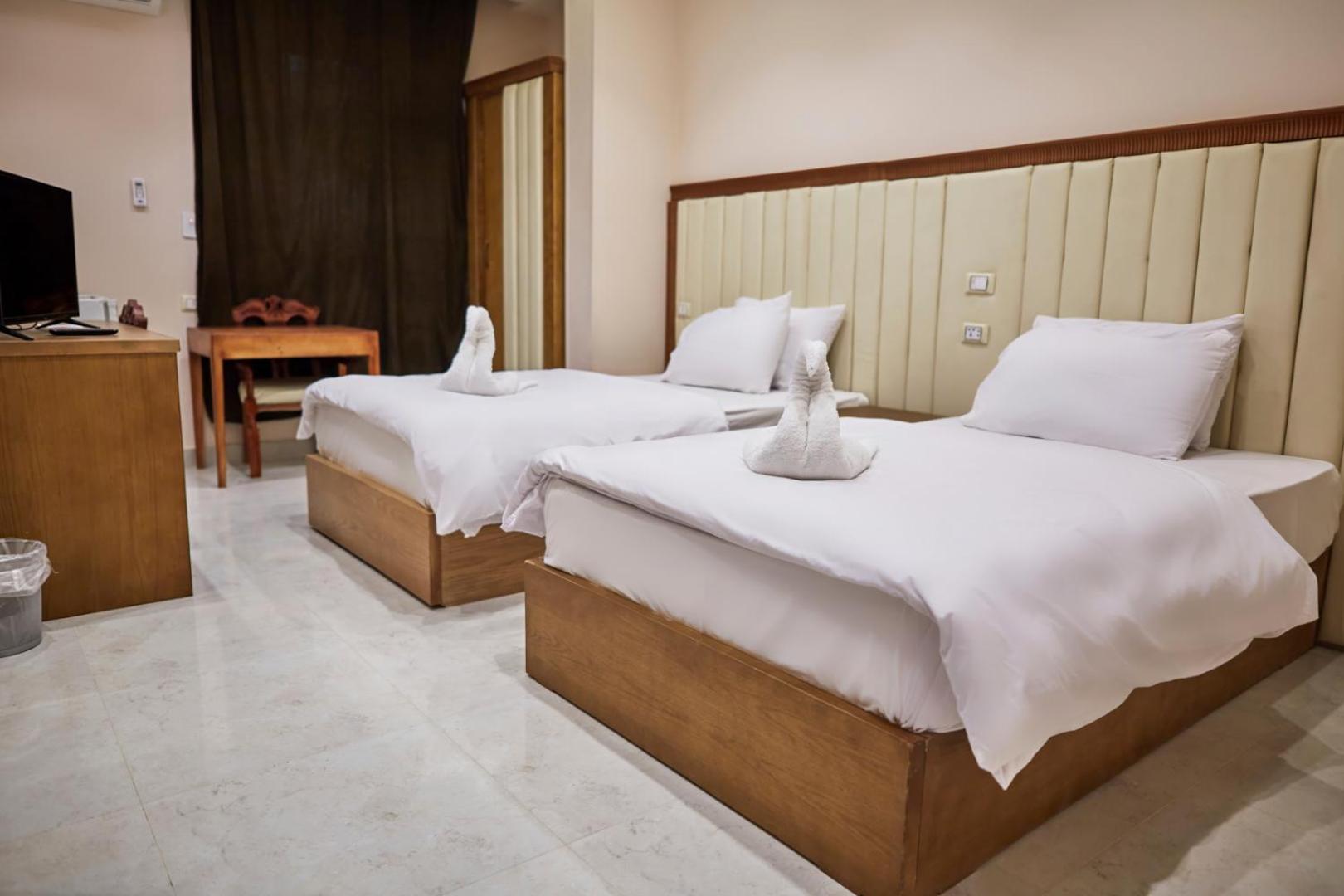 Grand Pyramid View Hotel Kafrat al Jabal Luaran gambar